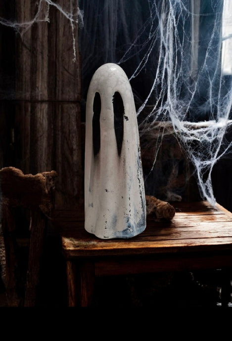 Small messy ghostie