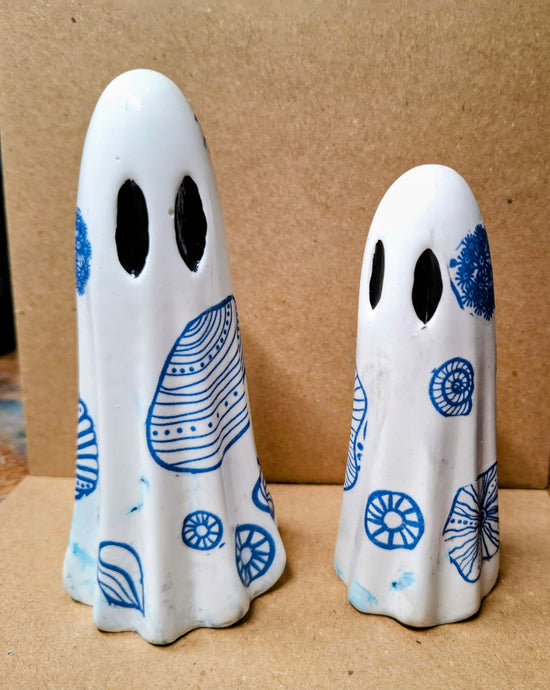 Large seashell Ghost x 1